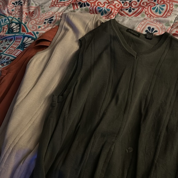 3 van heusen sweater vests XL - Picture 2 of 2